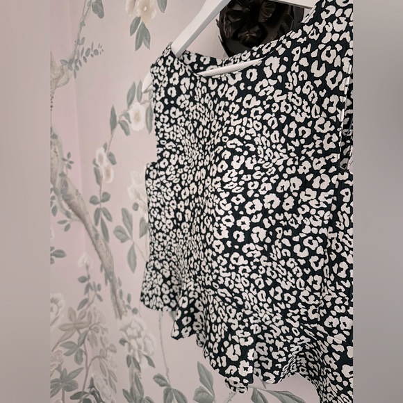 Zara Top - good condition, signs of wear throughout - Picture 2 of 5